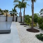 ヴィラ Nueva Lujo